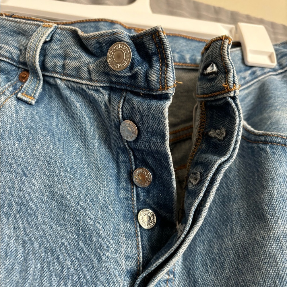 Levi’s size 28x30 jeans straight leg 100% cotton - Picture 3 of 8